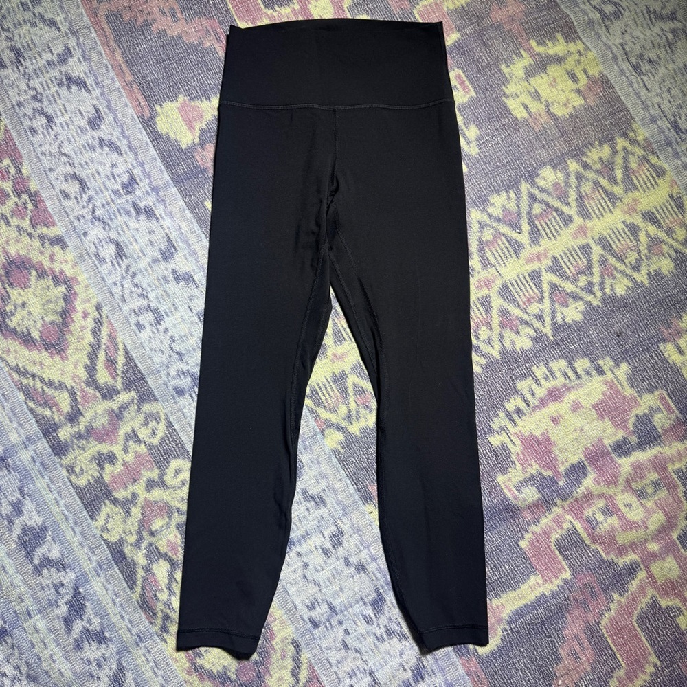 Like New! Lululemon Black Leggings Sz 6 - Picture 2 of 7